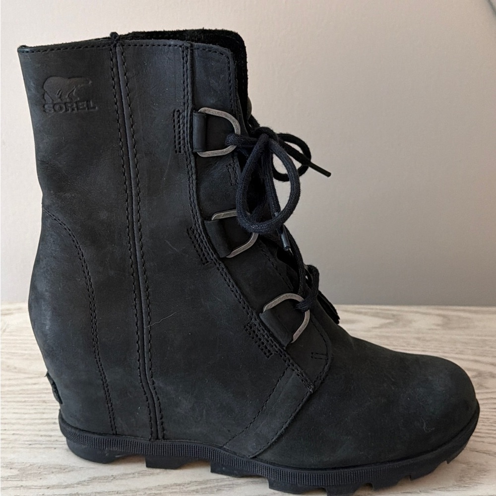 Sorel Women's Joan of Arctic Wedge Black Lace-Up Waterproof Boot